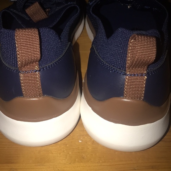 BASS Connor 2-Tone Stretch Knit Sneaker 9 NWOT - Picture 4 of 9